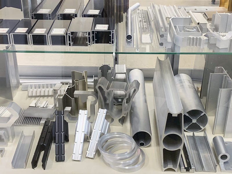 アルミ特性：さまざまな形状に成形